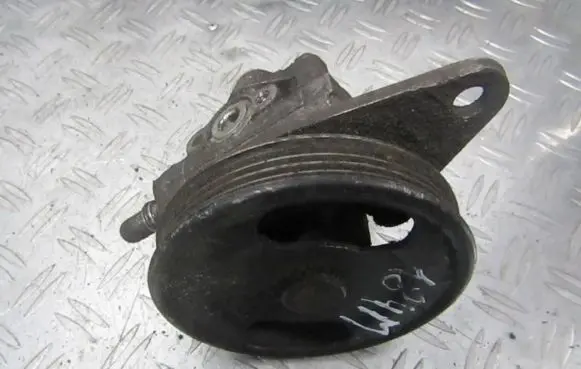 Mazda 323 Power steering pump