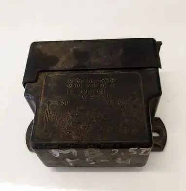Mercedes-Benz E W210 Fuse box set 0015459832
