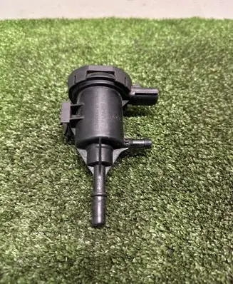 Mercedes-Benz E W213 Fuel tank valve A0004760600 PA66GF33 H008CRG0005
