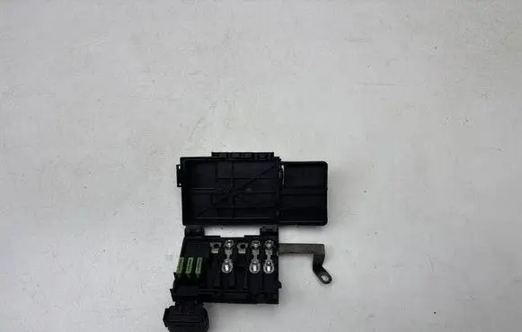 Audi A3 S3 8L Fuse module 1J0937549