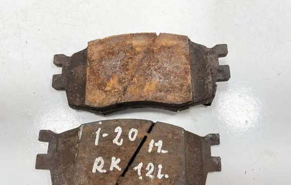 Hyundai i20 (PB PBT) Brake pads (front) 0729AB KBP2070FF