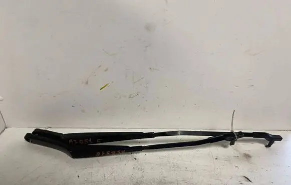 Audi A3 S3 8P Front wiper blade arm 8P1955409E 8P1955410D
