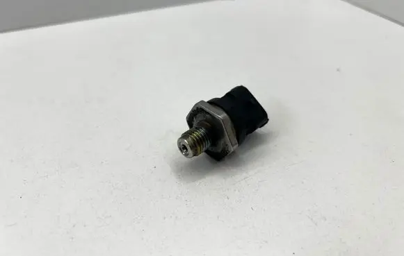 Renault Scenic III - Grand scenic III Fuel pressure sensor 0281002836 0010722090