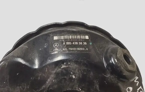 Mercedes-Benz C W203 Brake booster A0054303830 03784902034