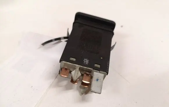 Volkswagen Golf IV Hazard light switch 1J0953235