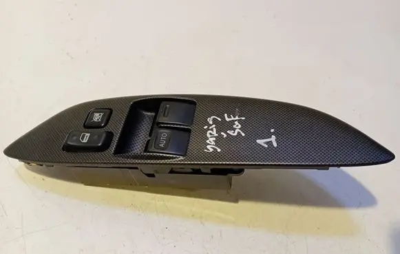 Toyota Yaris Electric window control switch 0115Y51