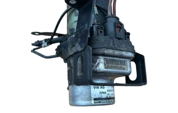 Skoda Roomster (5J) Power steering pump 6R0423156 17062008 6Q2423051AM