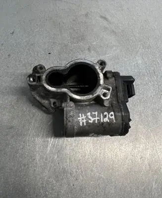Opel Vivaro EGR valve 147100385r