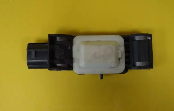 Nissan Micra Airbag deployment crash/impact sensor 985829U00A