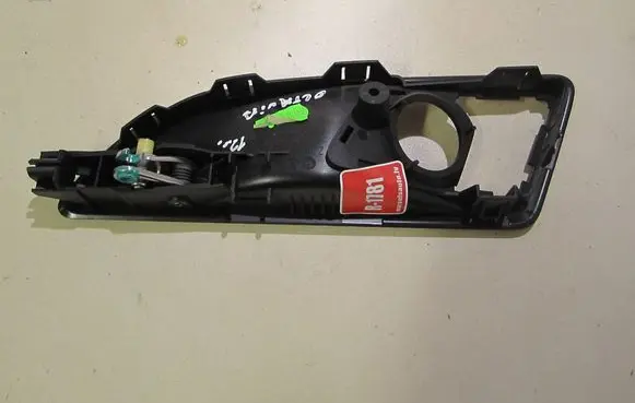 Skoda Octavia Mk2 (1Z) Rear door interior handle 1Z0839248