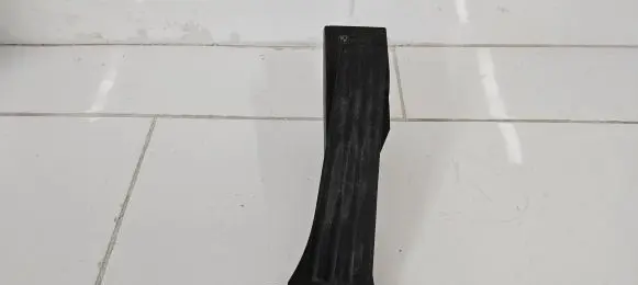 BMW 5 E60 E61 Accelerator throttle pedal 6772645 25916010 091107
