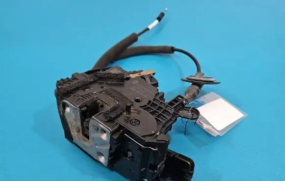 Renault Clio IV Rear door lock 825016604R IMPRK1612158