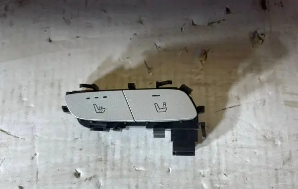 Mercedes-Benz GLC X253 C253 Seat heating switch A2139051404