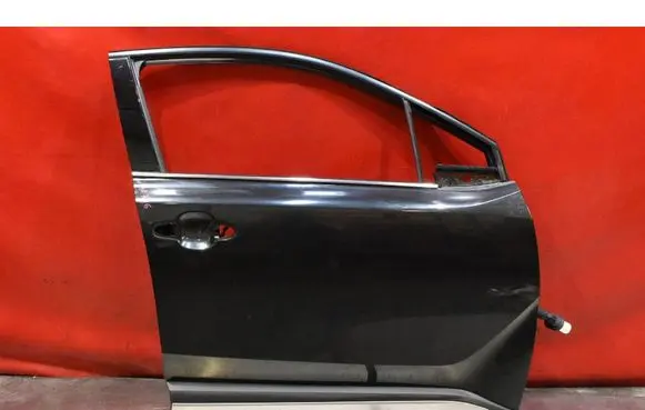 Toyota C-HR I Front door 