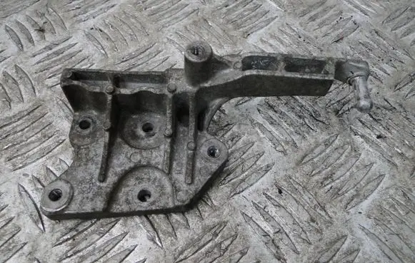 Mercedes-Benz V Class W447 Engine mount bracket A6510940727