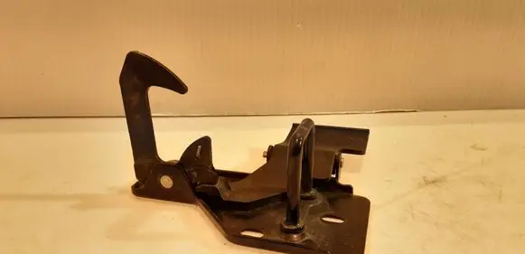 Audi Q7 4L Engine bonnet/hood lock/latch loop/hook 4L0823480A