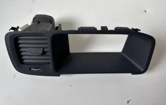 Volvo V60 Dash center air vent grill 39804051