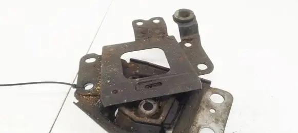 Ford S-MAX Engine mount bracket