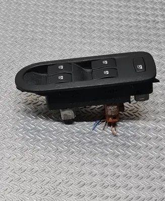Renault Scenic II - Grand scenic II Electric window control switch 156018070C