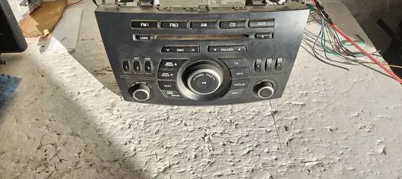 Radio/CD/DVD/GPS head unit