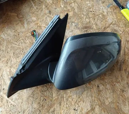Peugeot 208 II Front door electric wing mirror 23267311508