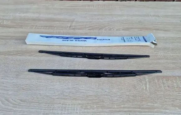 Hyundai Coupe Windshield/front glass wiper blade 9999X