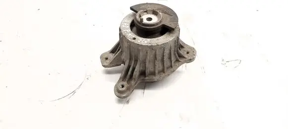 Engine mount bracket
