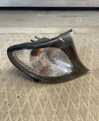 BMW 3 E46 Front indicator light 164441511 164441511R 1156