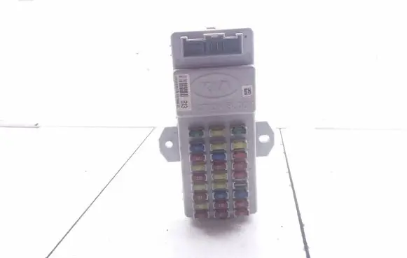 KIA Sorento Fuse module 911713E921 AK6478