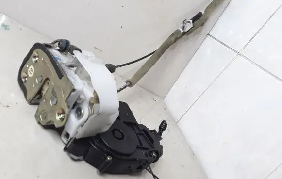 Honda Accord Front door lock