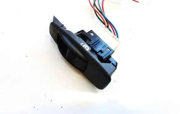 Mazda Premacy Electric window control switch 3582r22 358-2r22