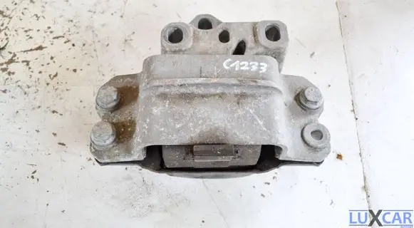 Volkswagen Sharan Engine mount bracket 5N0199555