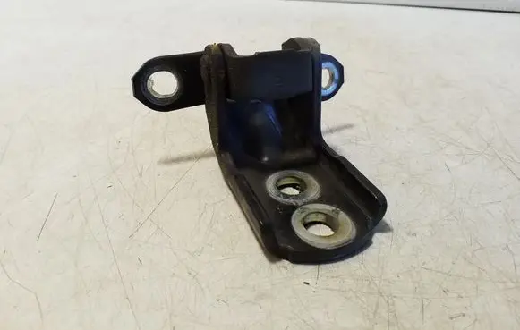 Nissan Navara D23 Front door lower hinge 