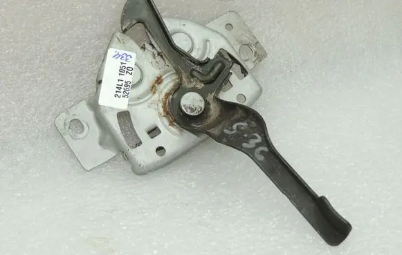 Suzuki Jimny Engine bonnet/hood lock/catch 8211081A01 8211081A00