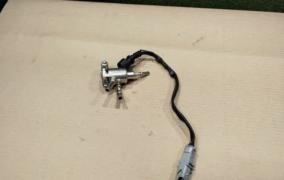 Renault Trafic III (X82) AdBlue injector A3C006488000 2413505945 R176404989