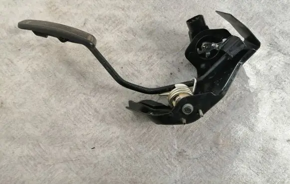 Toyota Avensis T250 Accelerator throttle pedal 7801013011