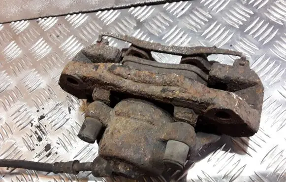 Volkswagen II LT Front brake caliper