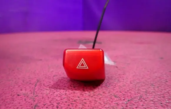 Nissan Micra Hazard light switch 