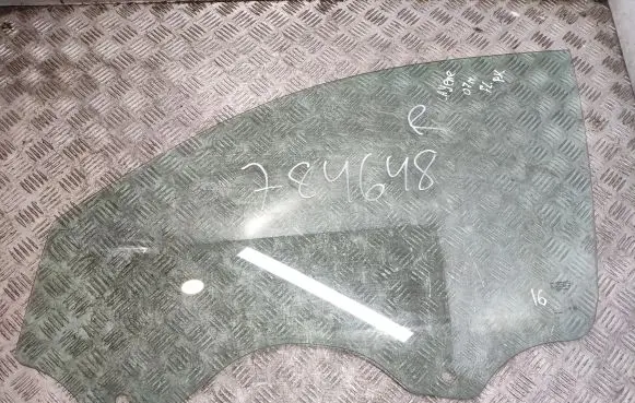 Porsche Cayenne (9PA) Front door window glass four-door E000233