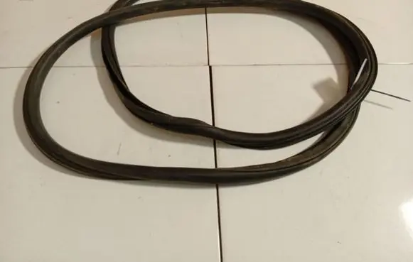 Skoda Superb B6 (3T) Rubber seal front coupe door 3T0867365