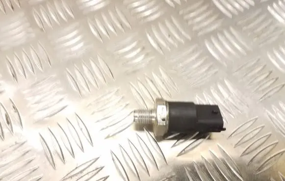 Fuel pressure sensor