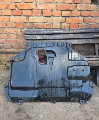 Ford Focus Engine splash shield/under tray