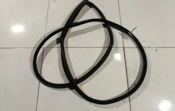 BMW 3 E90 E91 Rubber seal front coupe door 