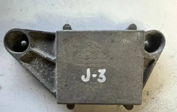 Jaguar XE Rear differential/diff mount bracket GX734B148CB