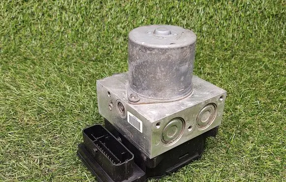 Volkswagen PASSAT B7 ABS Pump 3AA614109M