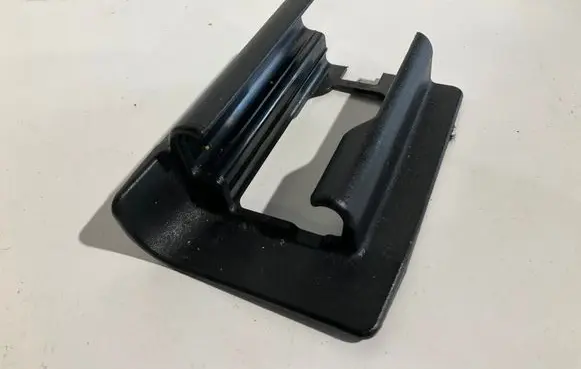 Mercedes-Benz E W212 Front driver seat rail trim A2129190920 78010025