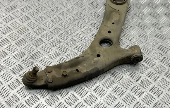 Hyundai i30 Front lower control arm/wishbone 