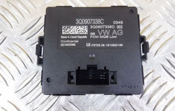 Audi Q7 4M Gateway control module 3Q0907338C