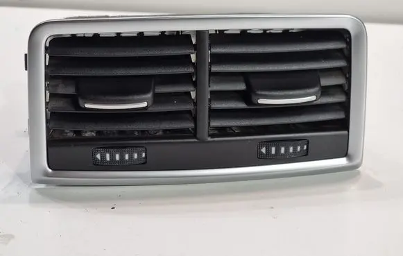 Audi Q7 4L Rear air vent grill 4L0819203