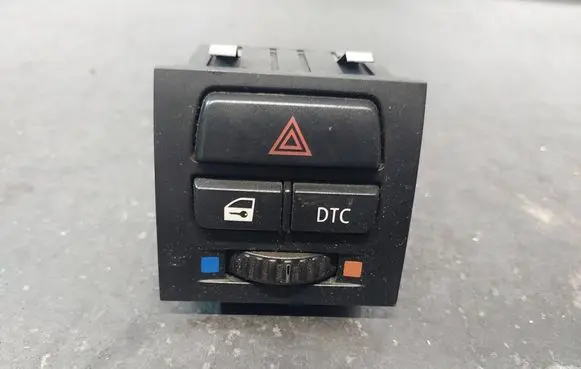 BMW 3 E90 E91 Hazard light switch 694565201 6131694565201